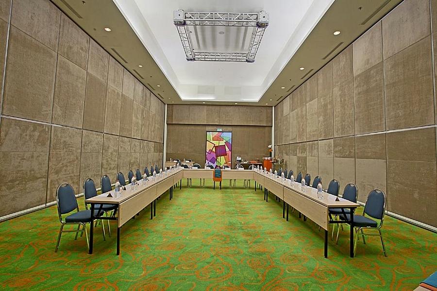 Harris Hotel And Conventions Kelapa Gading Dżakarta Zewnętrze zdjęcie