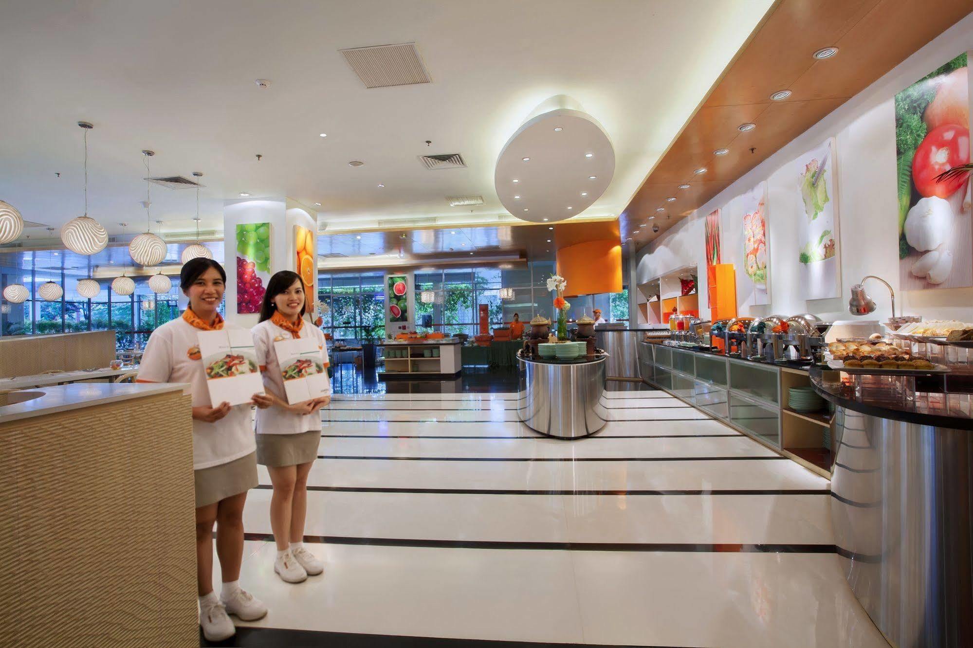 Harris Hotel And Conventions Kelapa Gading Dżakarta Zewnętrze zdjęcie